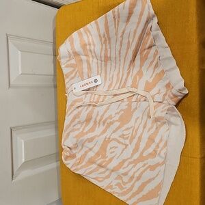 Sundry Zebra Print Cut Off Shorts Size 1 Small Peach & White